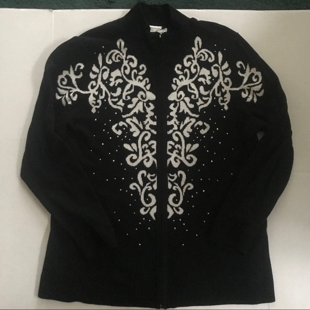 Black and White Cardigan with a zipper